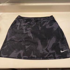 Nike golf skort-size small